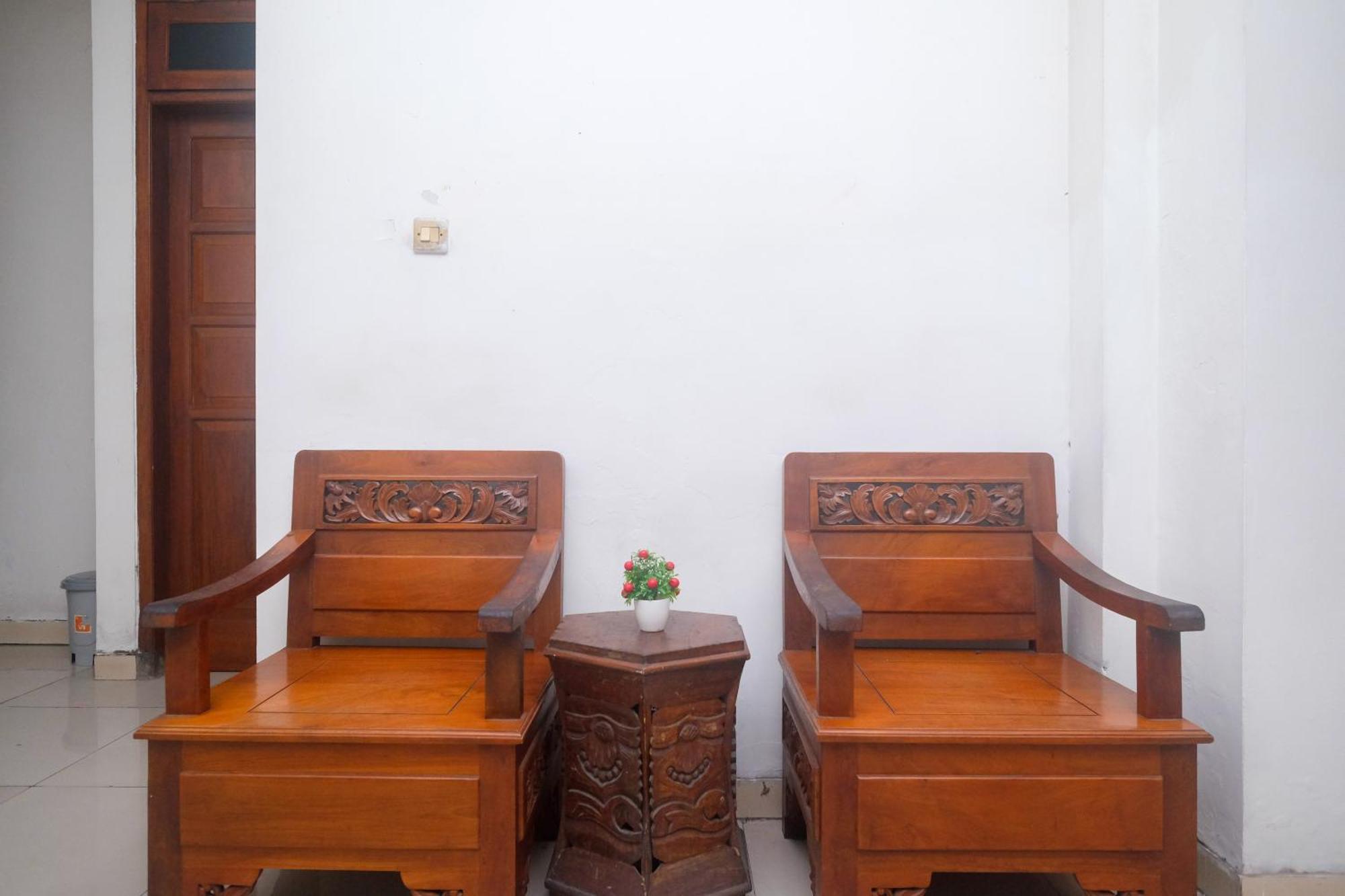 Urbanview Hotel Pondok Anggun Yogyakarta By Reddoorz Maguwo Экстерьер фото